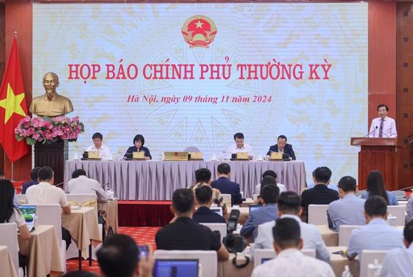 Kinh tế 10 tháng tiếp tục đà tăng trưởng tích cực