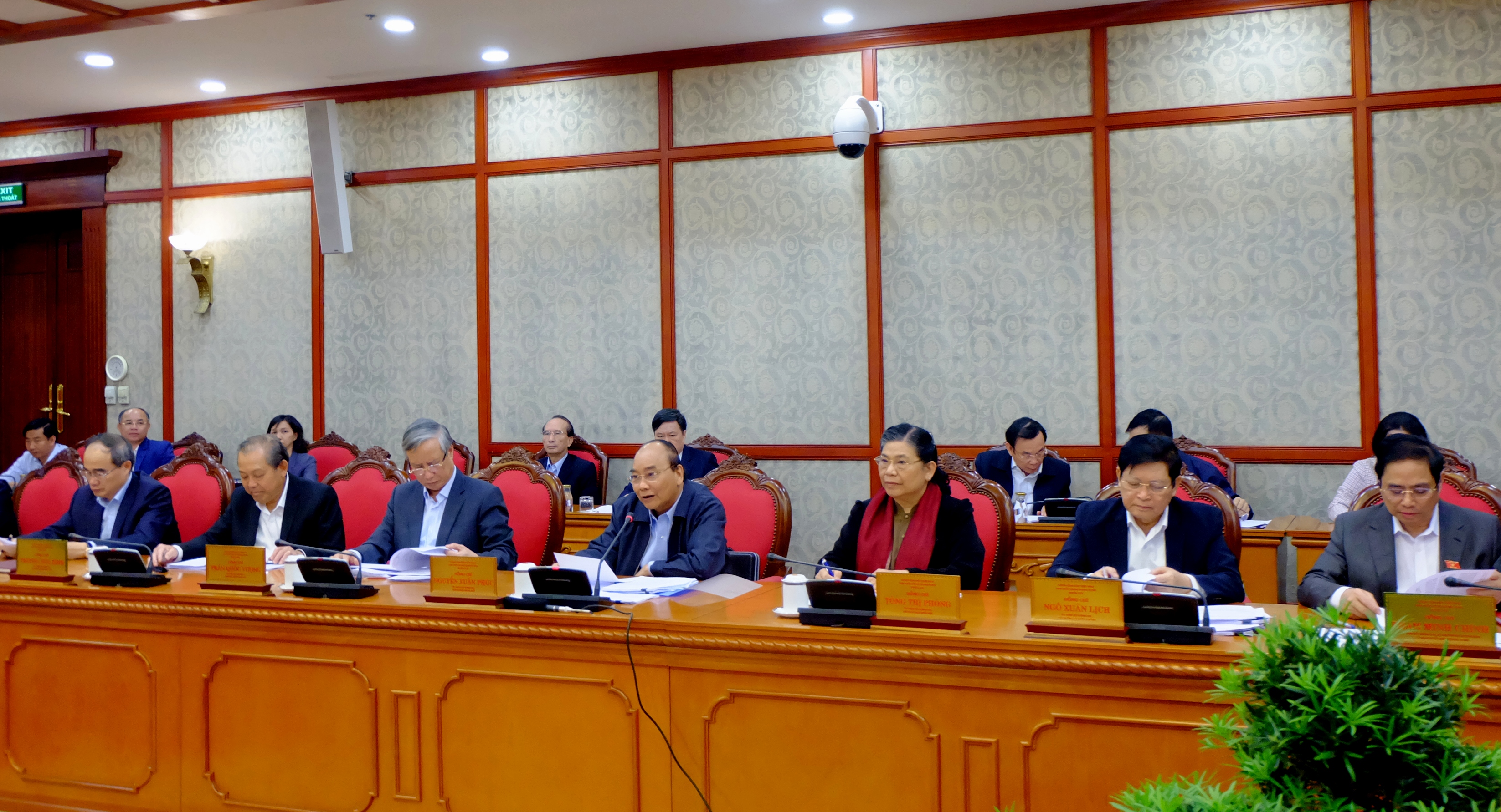 Thủ tướng Chính phủ Nguyễn Xuân Phúc phát biểu trong buổi làm việc giữa Bộ Chính trị với Ban Thường vụ Tỉnh ủy Đắk Lắk
