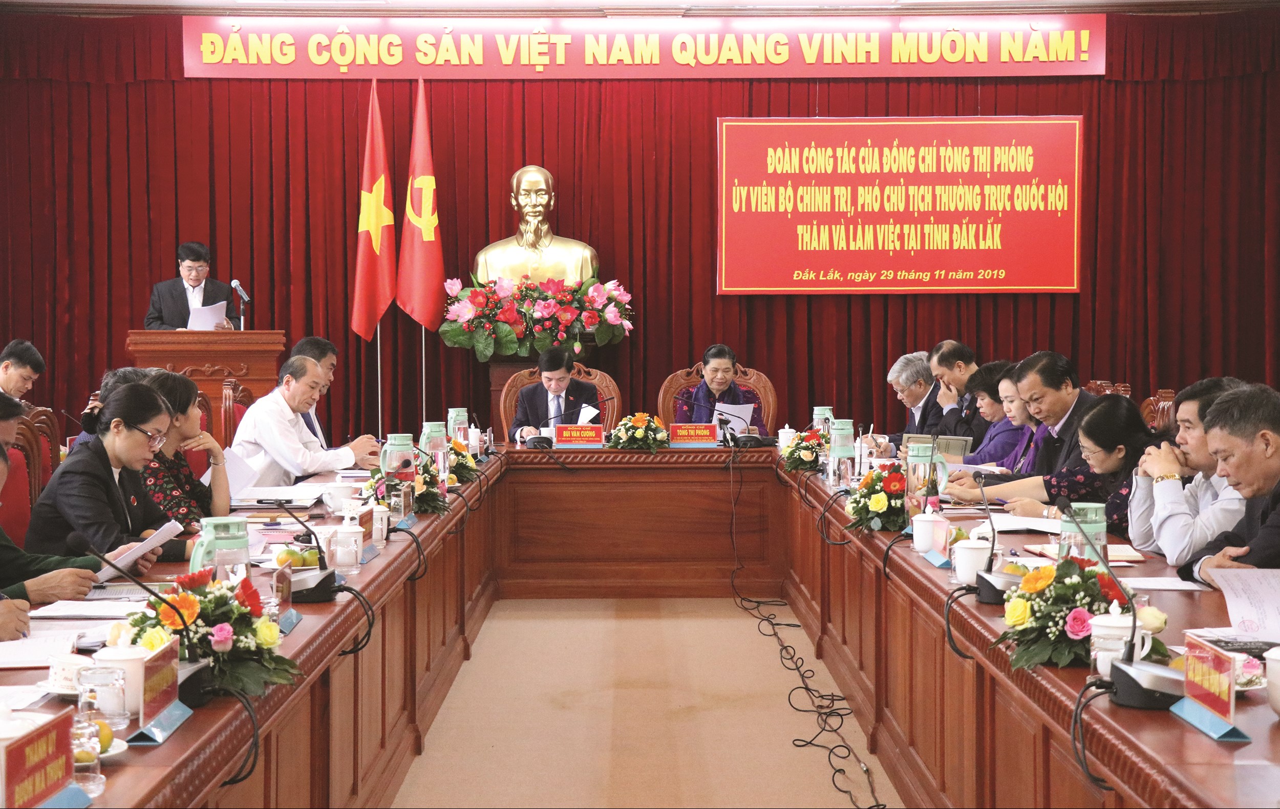 Phó Chủ tịch Thường trực Quốc hội Tòng Thị Phóng làm việc với Ban Thường vụ tỉnh Đăk Lăk