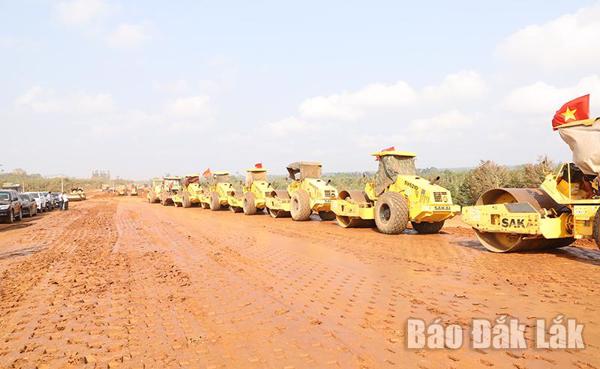 Kỳ vọng bứt phá từ các dự án cao tốc